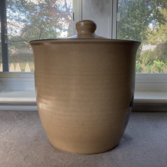 Pfaltzgraff Folk Art #507 Large Canister with Lid, Stoneware Farmhouse Country - Picture 2 of 9